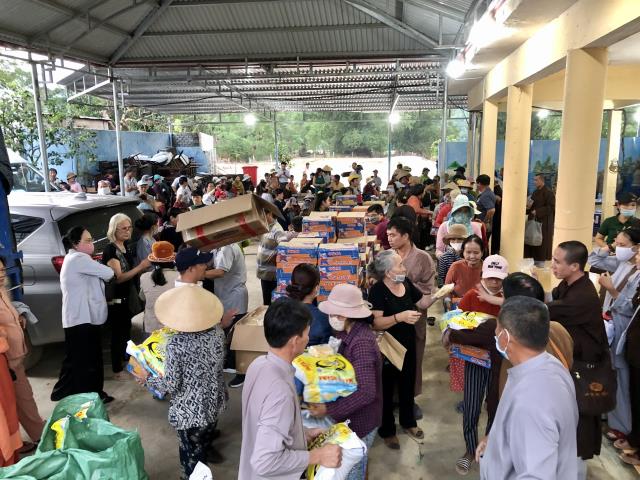 Phật Giáo Thủ Đức Quyên Góp Gần 5 Tỷ Đồng Cứu Trợ Đồng Bào Miền Trung