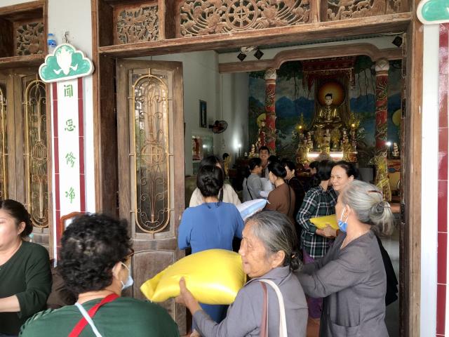 Phật Giáo Thủ Đức Quyên Góp Gần 5 Tỷ Đồng Cứu Trợ Đồng Bào Miền Trung