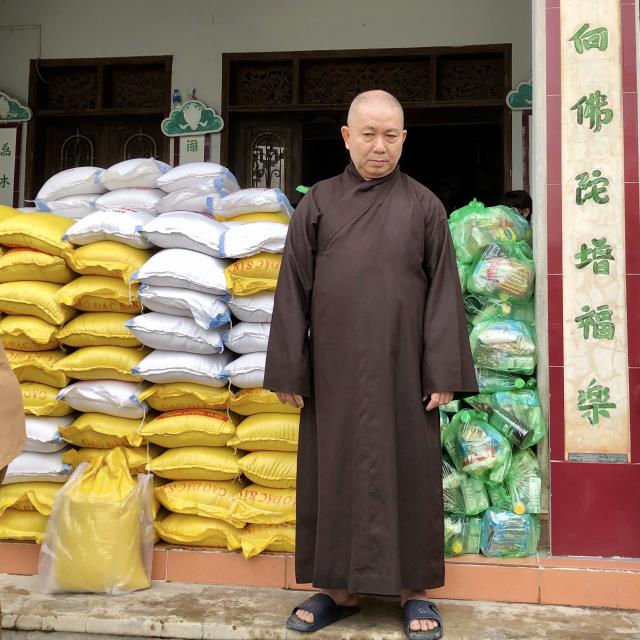 Phật Giáo Thủ Đức Quyên Góp Gần 5 Tỷ Đồng Cứu Trợ Đồng Bào Miền Trung