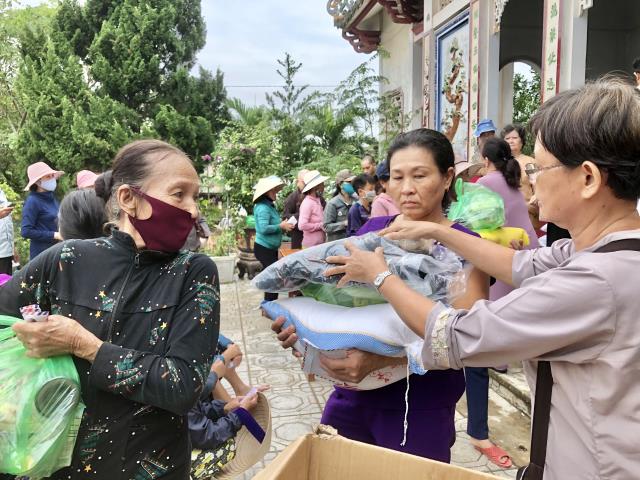 Phật Giáo Thủ Đức Quyên Góp Gần 5 Tỷ Đồng Cứu Trợ Đồng Bào Miền Trung