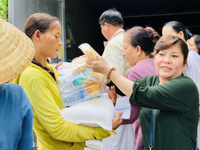 Phật Giáo Thủ Đức Quyên Góp Gần 5 Tỷ Đồng Cứu Trợ Đồng Bào Miền Trung