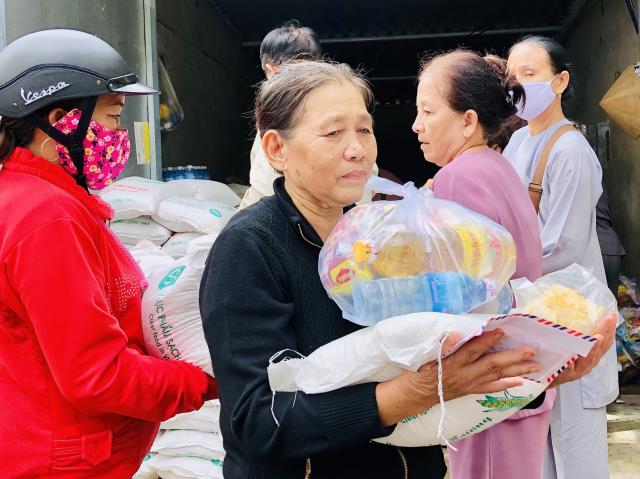 Phật Giáo Thủ Đức Quyên Góp Gần 5 Tỷ Đồng Cứu Trợ Đồng Bào Miền Trung