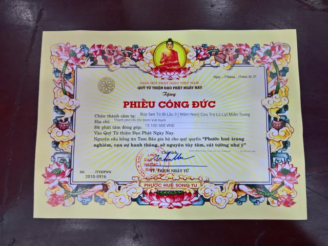 “Búp sen” đập heo, hướng về miền Trung thân yêu