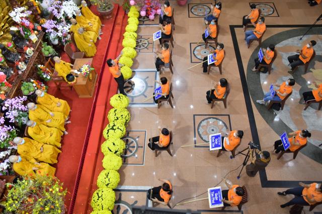 Chùa Giác Ngộ - Quỹ Đạo Phật Ngày Nay mang 1.000 món quà sưởi ấm đêm giao thừa