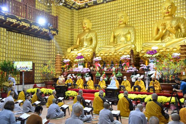 Chùa Giác Ngộ khai Kinh Dược Sư vào mồng Một Tân Sửu: 12 hạnh nguyện giúp đời