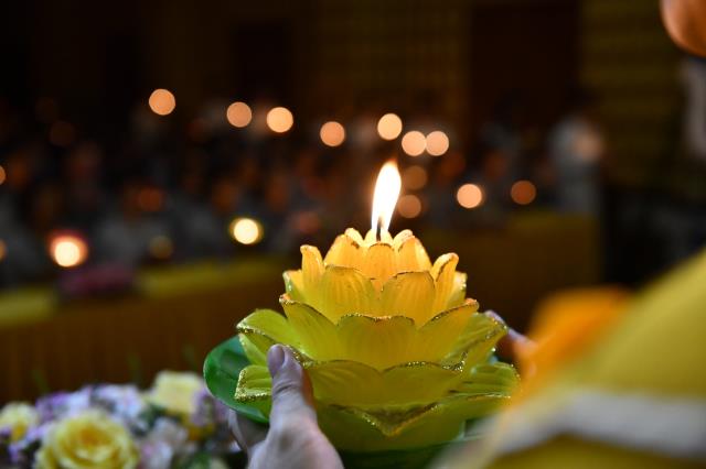 Thiêng liêng &amp; ấm áp, Lễ tưởng niệm Đức Phật nhập Niết-bàn và mừng Ngày Tiếp nối lần thứ 53 của TT. Nhật Từ
