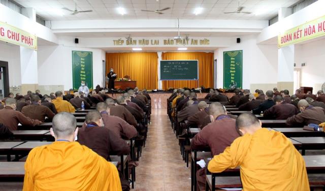 TP Hồ Chí Minh: Tăng Ni sinh Trung cấp khóa XI - XII Thi học kì I - II, năm IV