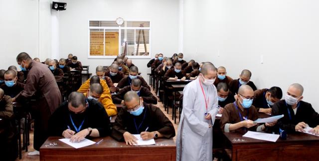 TP Hồ Chí Minh: Tăng Ni sinh Trung cấp khóa XI - XII Thi học kì I - II, năm IV