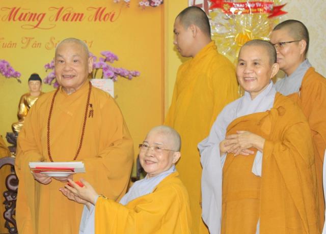 TP Hồ Chí Minh: Phân ban Ni giới Trung Ương chúc Tết Tân Sửu 2021