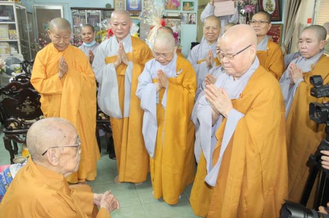 TP Hồ Chí Minh: Phân ban Ni giới Trung Ương chúc Tết Tân Sửu 2021