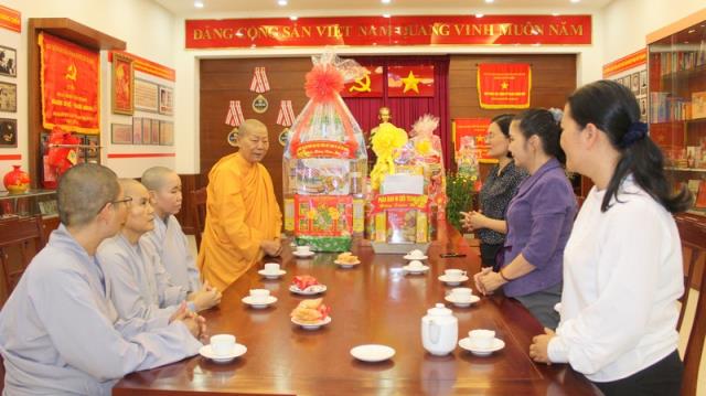 TP Hồ Chí Minh: Phân ban Ni giới Trung Ương chúc Tết Tân Sửu 2021
