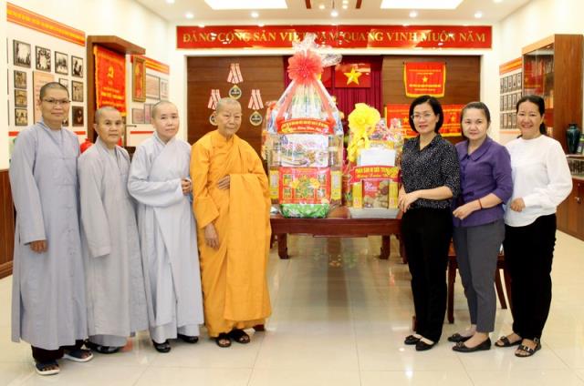 TP Hồ Chí Minh: Phân ban Ni giới Trung Ương chúc Tết Tân Sửu 2021