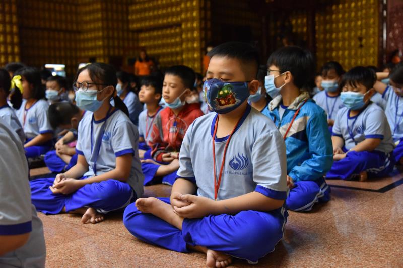 Khóa tu Búp Sen Từ Bi: Đi qua năm Canh Tý