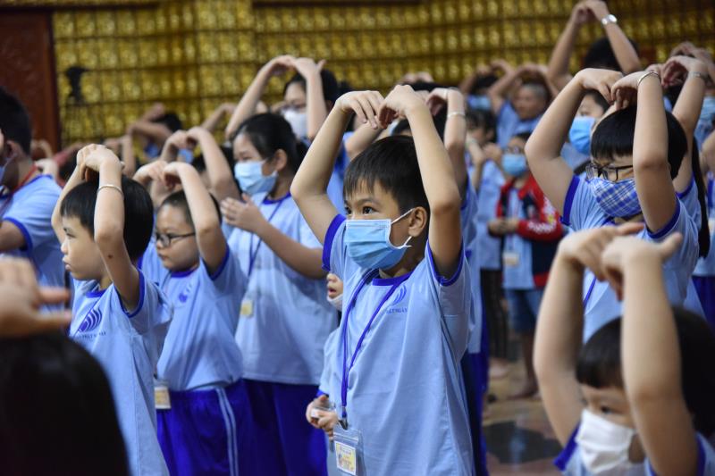 Khóa tu Búp Sen Từ Bi: Đi qua năm Canh Tý