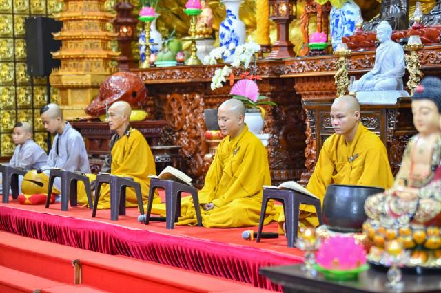 Khóa tu Búp sen từ bi: Ngày em trở lại chùa