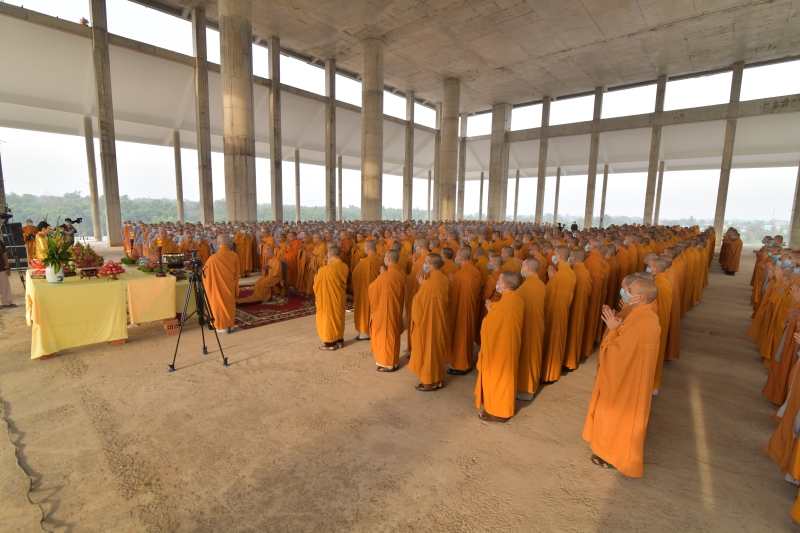 HVPGVN tại TP.HCM: Trang nghiêm Lễ ráp mái đại hùng bảo điện