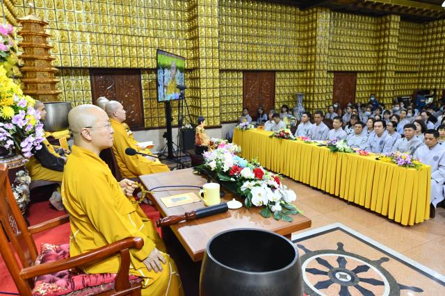 Chùa Giác Ngộ: Đêm hoa đăng nhân kỷ niệm Ngày Thái tử Tất-đạt-đa xuất gia