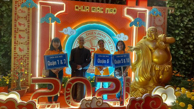 Ấm Áp Sẻ Chia Đêm Giao Thừa Với Chương Trình Di-Lặc Du Xuân 2021 Tại Chùa Giác Ngộ