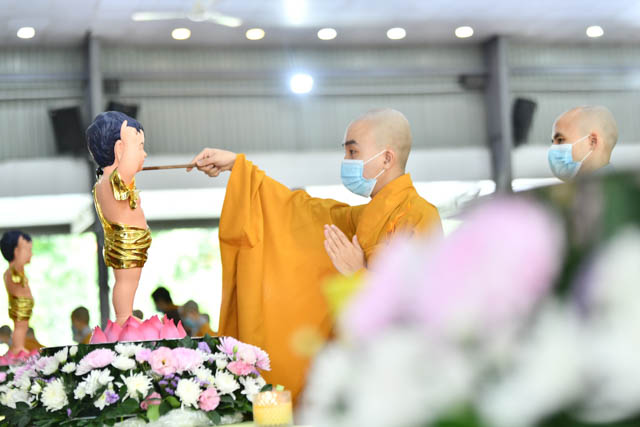 Trang nghiêm Lễ tắm Phật tại Học viện Phật giáo Việt Nam tại TP.HCM