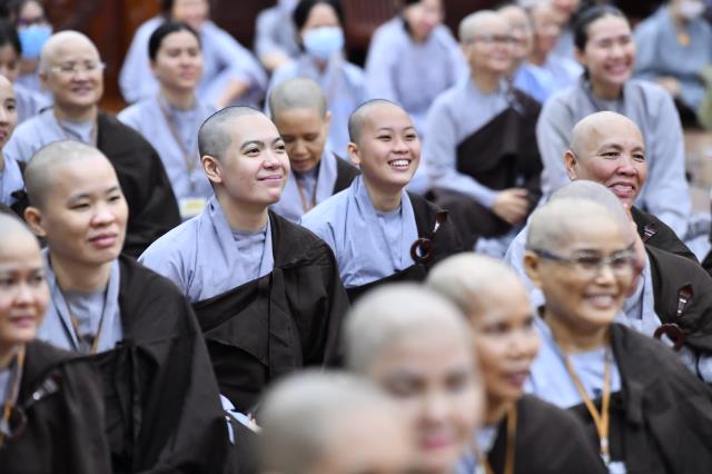 Khóa tu Xuất Gia Gieo Duyên: Giờ học oai nghi của người xuất gia và dược thực chiều