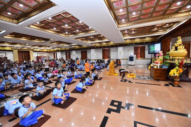 Khóa tu Búp Sen Từ Bi: Những bài đạo đức nhỏ góp nhặt nên nhân cách lớn