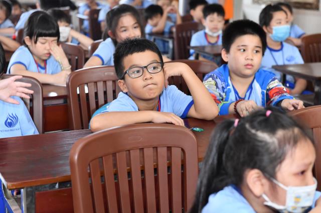 Khóa tu Búp Sen Từ Bi: Những bài đạo đức nhỏ góp nhặt nên nhân cách lớn