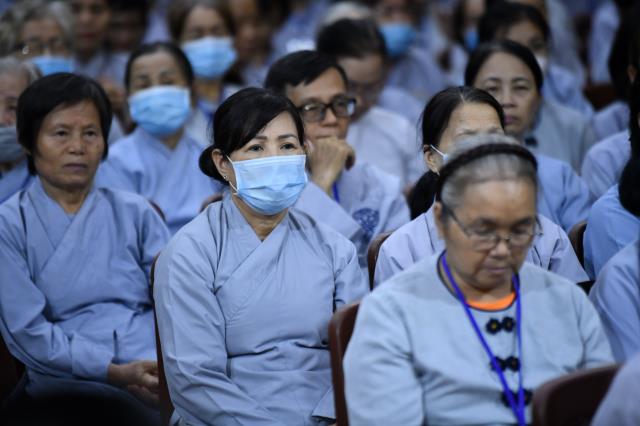 Khóa tu Ngày An Lạc: Đọc Kinh là thắp lên ngọn đuốc “trí tuệ”, giúp vượt qua đoạn đường “vô minh”