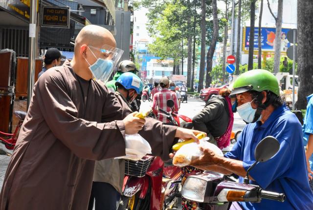 Chùa Giác Ngộ: 500 suất cơm chay gắn kết tình người