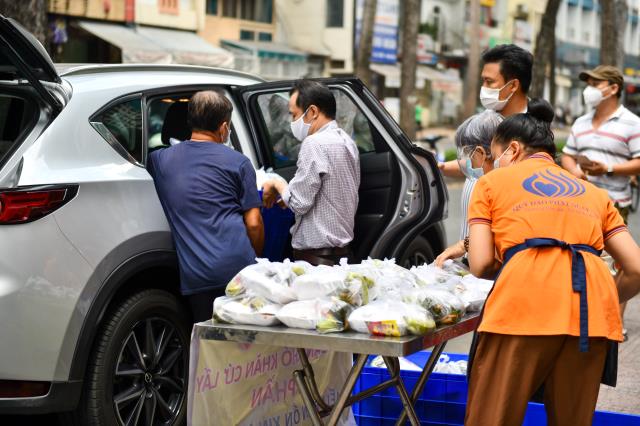 Chùa Giác Ngộ: 500 suất cơm chay gắn kết tình người