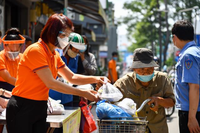 Chùa Giác Ngộ: 500 suất cơm chay gắn kết tình người