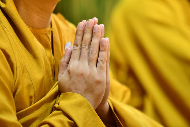 Trang nghiêm Lễ tắm Phật online ngày Rằm tháng Tư
