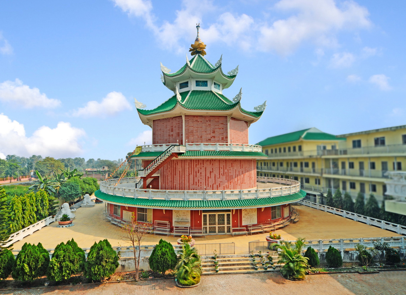 Tự Viện Ni Giới người Việt tại Hải ngoại.
