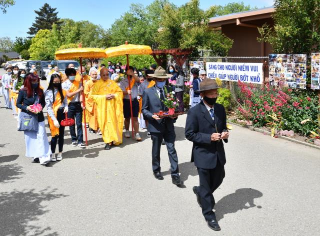 Trang nghiêm Đại lễ Phật Đản 2645 tại chùa Phổ Từ, Hayward, California, Hoa Kỳ
