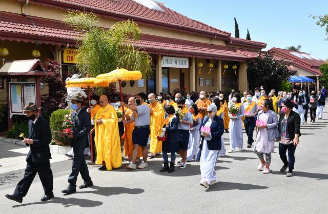 Trang nghiêm Đại lễ Phật Đản 2645 tại chùa Phổ Từ, Hayward, California, Hoa Kỳ