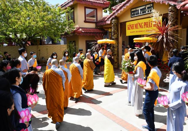 Trang nghiêm Đại lễ Phật Đản 2645 tại chùa Phổ Từ, Hayward, California, Hoa Kỳ