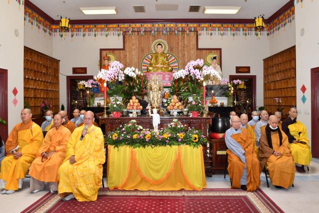Trang nghiêm Đại lễ Phật Đản 2645 tại chùa Phổ Từ, Hayward, California, Hoa Kỳ