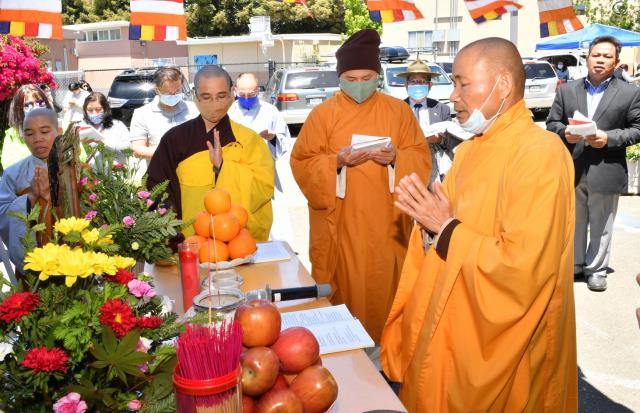 Trang nghiêm Đại lễ Phật Đản 2645 tại chùa Phổ Từ, Hayward, California, Hoa Kỳ