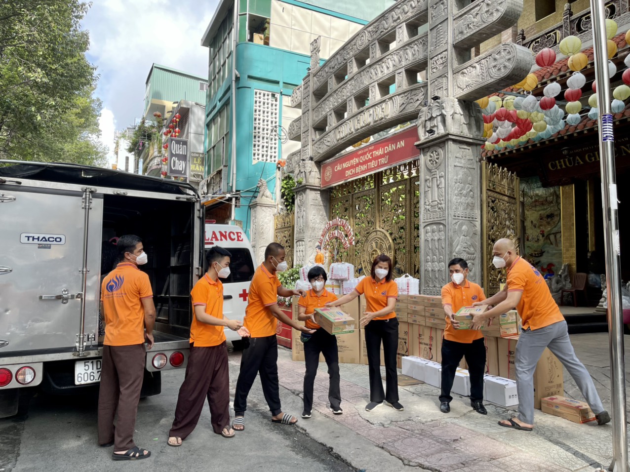 Kết nối sẻ chia vì tuyến đầu chống dịch (trao tặng vật tư y tế cho Bệnh viện Dã chiến thu dung điều trị Covid-19 số 16 và Ban Trị sự GHPG Việt Nam tỉnh Hậu Giang)
