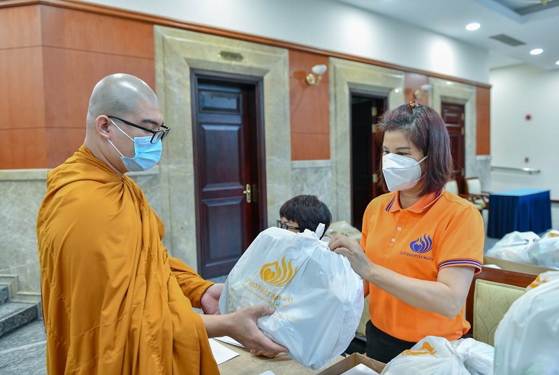 TP.HCM: 80 Tăng Ni và Phật tử tham dự Lễ xuất quân đợt 1, tình nguyện phục vụ tại các bệnh viện dã chiến và phục hồi Covid-19