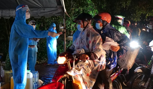 Lan tỏa bao việc thiện khi hàng chục nghìn suất ăn 0 đồng được gửi đến người dân “hành hương” tránh dịch