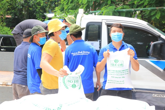 Một lòng hướng thiện, nhiều nhà hảo tâm góp sức cùng trao 900 túi an sinh giúp Bình Dương vượt COVID-19