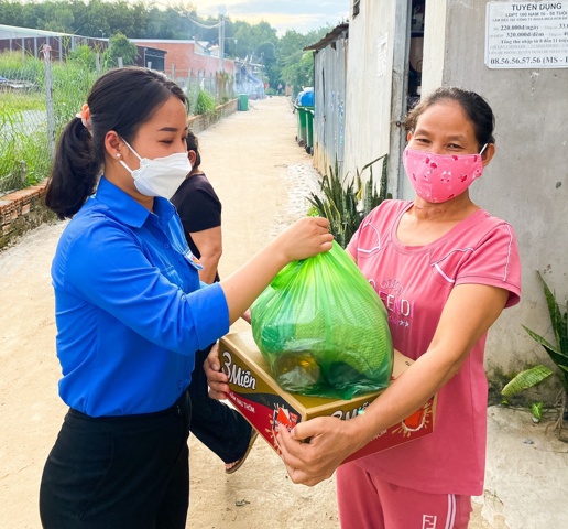 Một lòng hướng thiện, nhiều nhà hảo tâm góp sức cùng trao 900 túi an sinh giúp Bình Dương vượt COVID-19