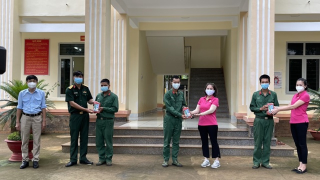 Lan tỏa bao việc thiện khi hàng chục nghìn suất ăn 0 đồng được gửi đến người dân “hành hương” tránh dịch