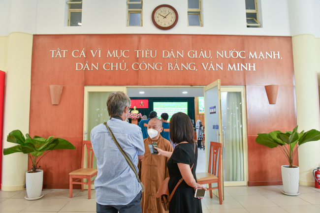 19 tình nguyện viên tôn giáo tham gia lễ xuất quân, hỗ trợ Bệnh viện Điều trị Covid-19 trong đợt 7