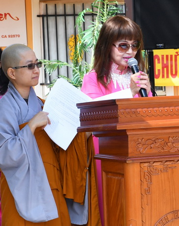 Chùa Hương Sen, thành phố Perris, Hoa Kỳ Tổ chức Lễ Vu Lan báo hiếu và Lễ Cầu nguyện xây ngôi Chánh điện, đài Dược Sư và 2 tháp Tứ Ân.
