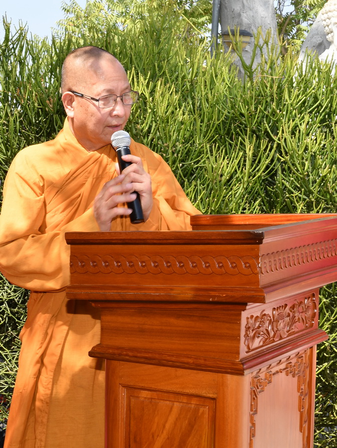 Chùa Hương Sen, thành phố Perris, Hoa Kỳ Tổ chức Lễ Vu Lan báo hiếu và Lễ Cầu nguyện xây ngôi Chánh điện, đài Dược Sư và 2 tháp Tứ Ân.