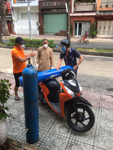 Kịp… Kịp gần 200 bình oxy để cứu lấy sự sống khi cái chết cận kề