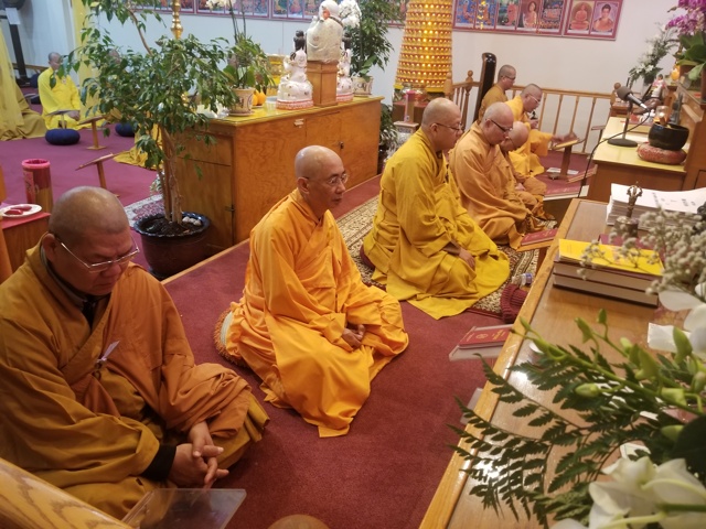 Phổ Độ Quần Sanh- Tuệ Đăng Thường Chiếu