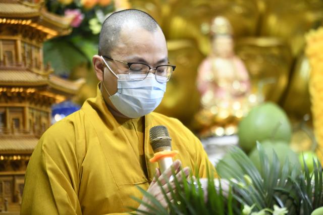 Chú rể Minh Tiến (PD. Minh Dũng) và cô dâu Ngân Trinh mở cửa hôn nhân từ lễ hằng thuận