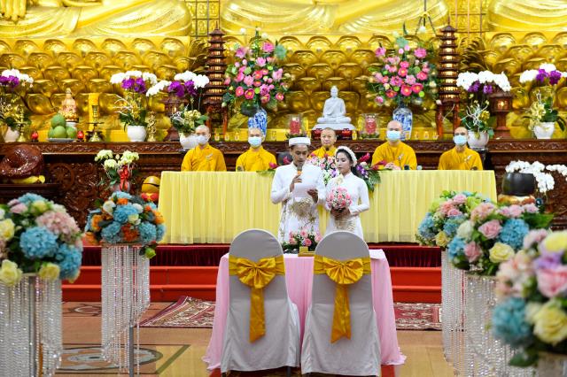 Lễ hằng thuận của chú rể Thành Nhân (PD. Chiếu Tài) và cô dâu Huyền Trang (PD. Giác Minh Nhã)